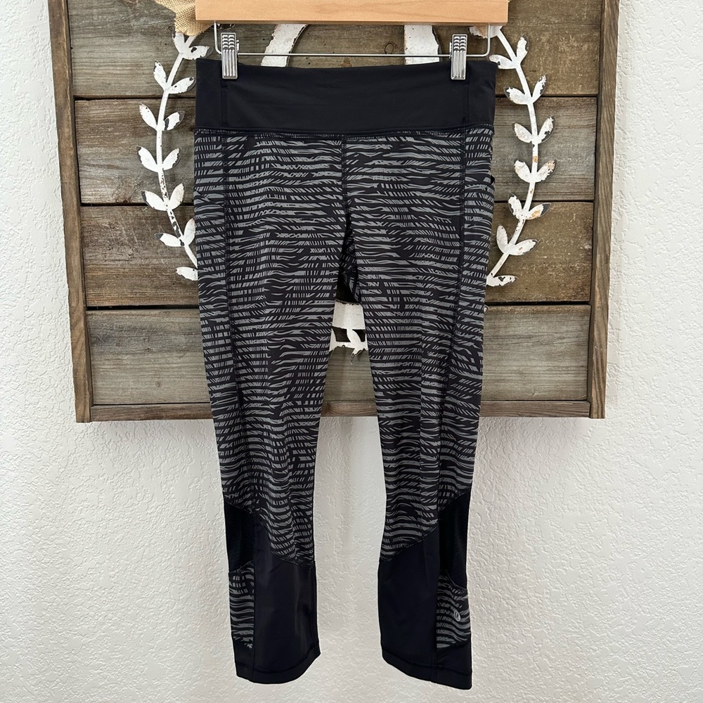 Lululemon Pace Rival Crop Full-On Luxtreme mesh black gray ladies size 6